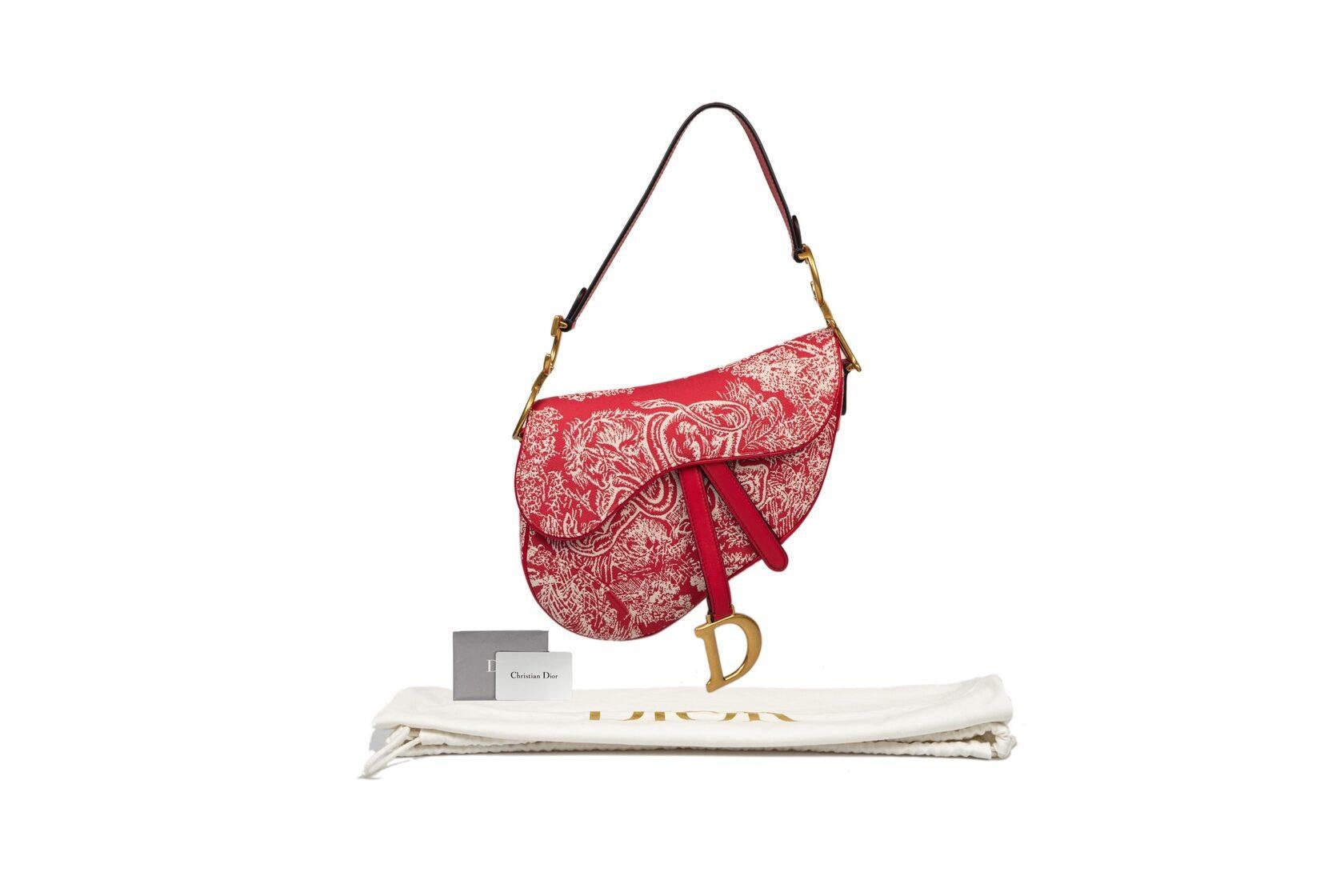 Women's Dior Saddle Bag Medium Raspberry Toile de Jouy Reverse Jacquard For Sale