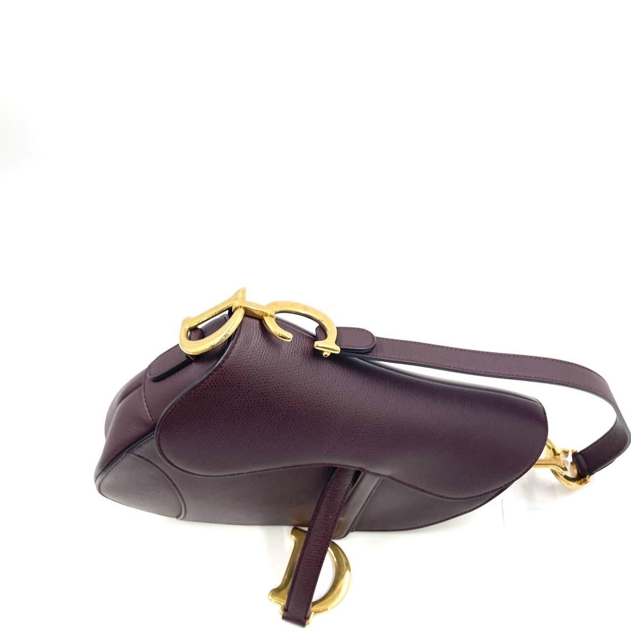 Dior Saddle Borgogna Borsa media in pelle martellata con tracolla in vendita 8