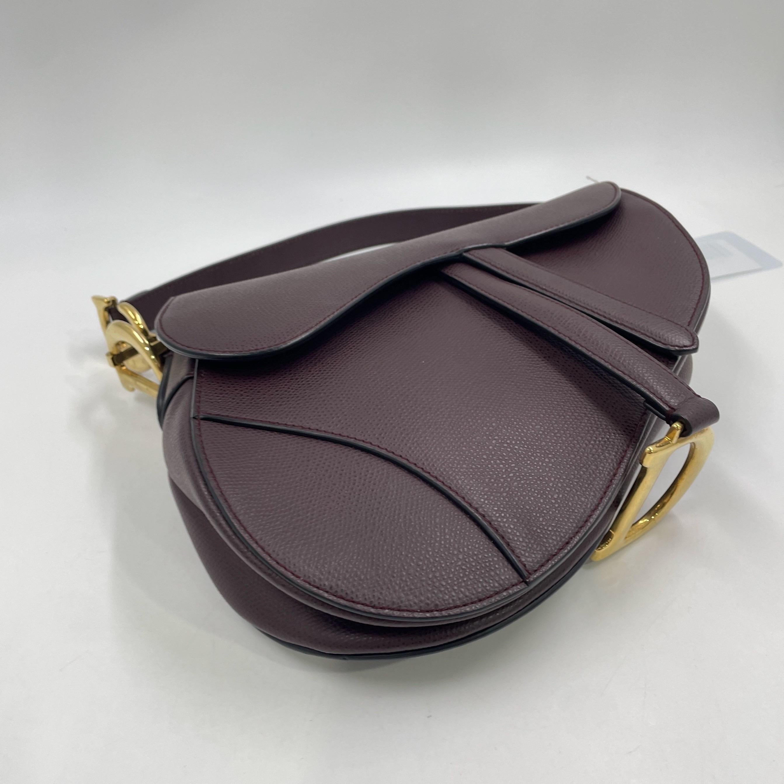 Dior Saddle Borgogna Borsa media in pelle martellata con tracolla in vendita 10