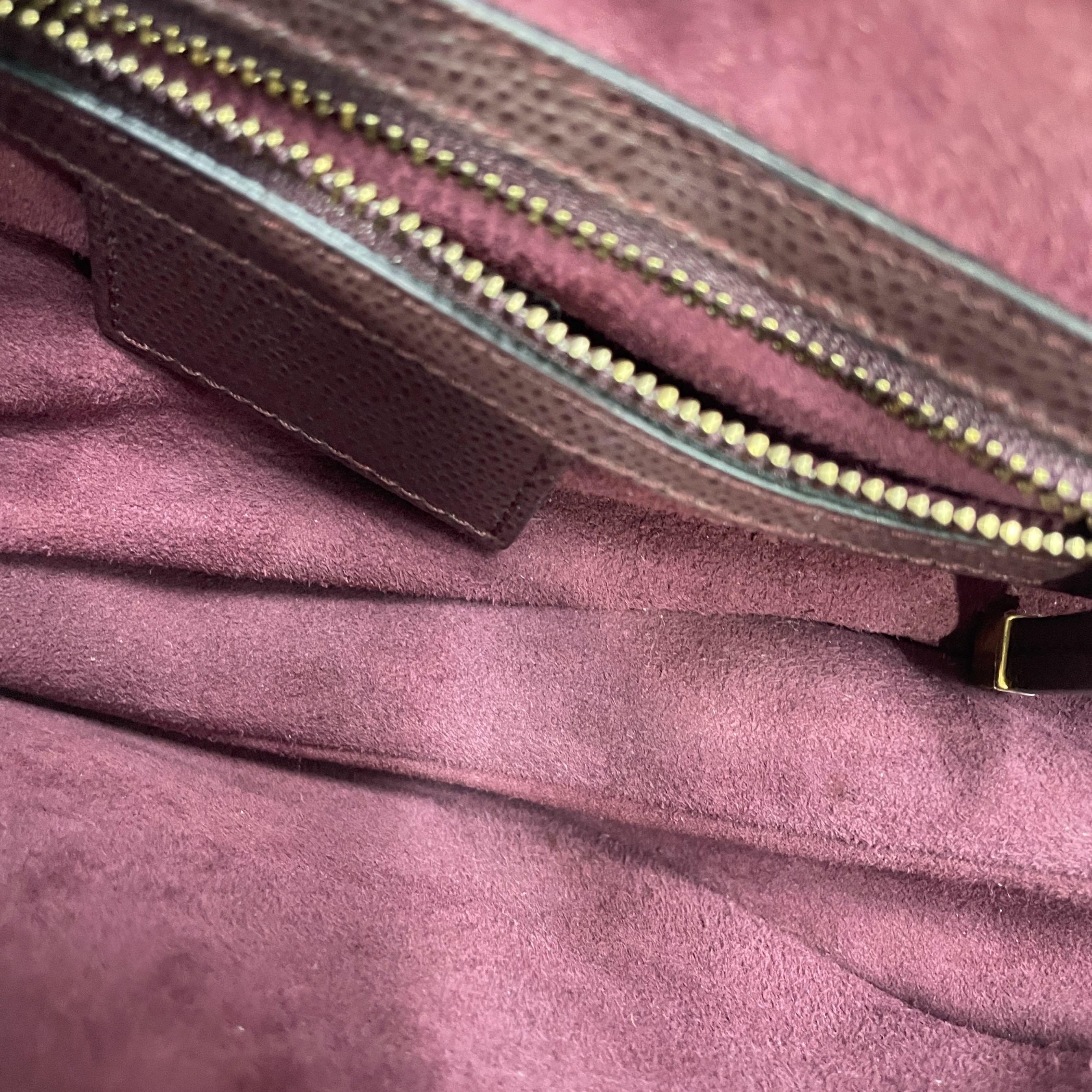 Dior Saddle Borgogna Borsa media in pelle martellata con tracolla in vendita 4