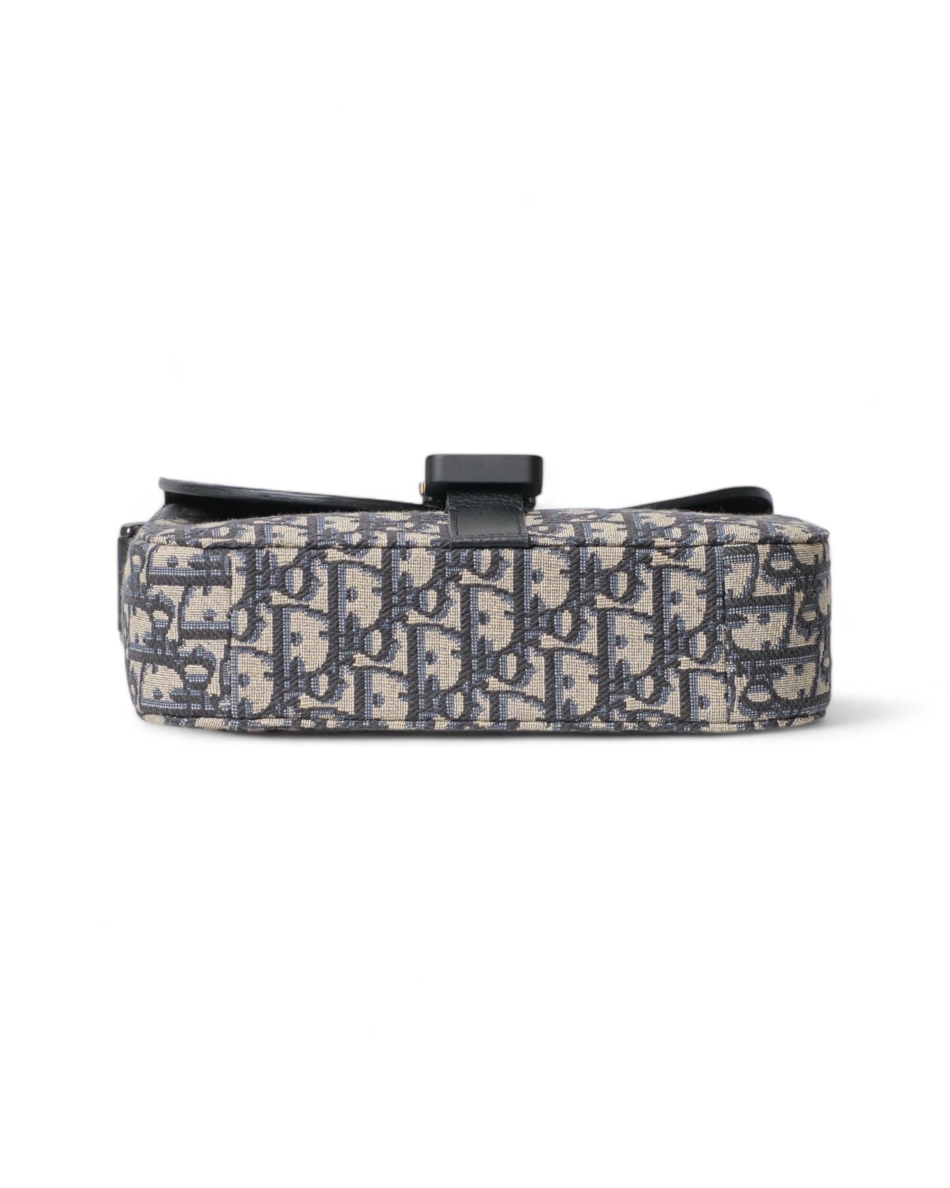 Dior Saddle Flap  in Tela  Jacquard Oblique 6