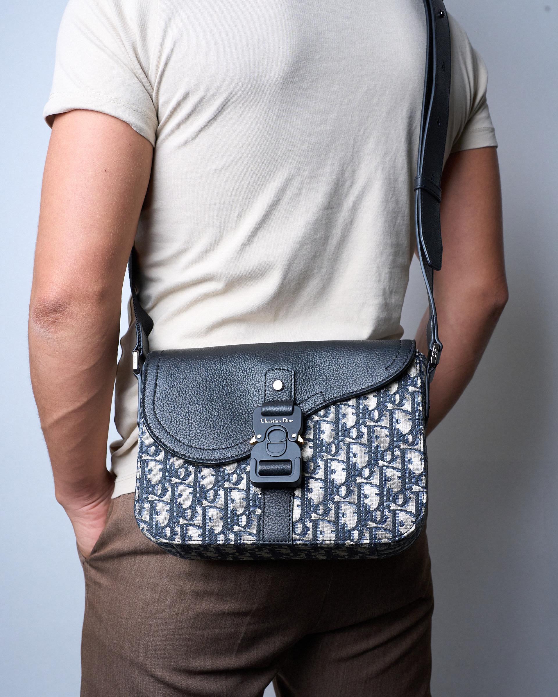 Dior Saddle Flap  in Tela  Jacquard Oblique 9