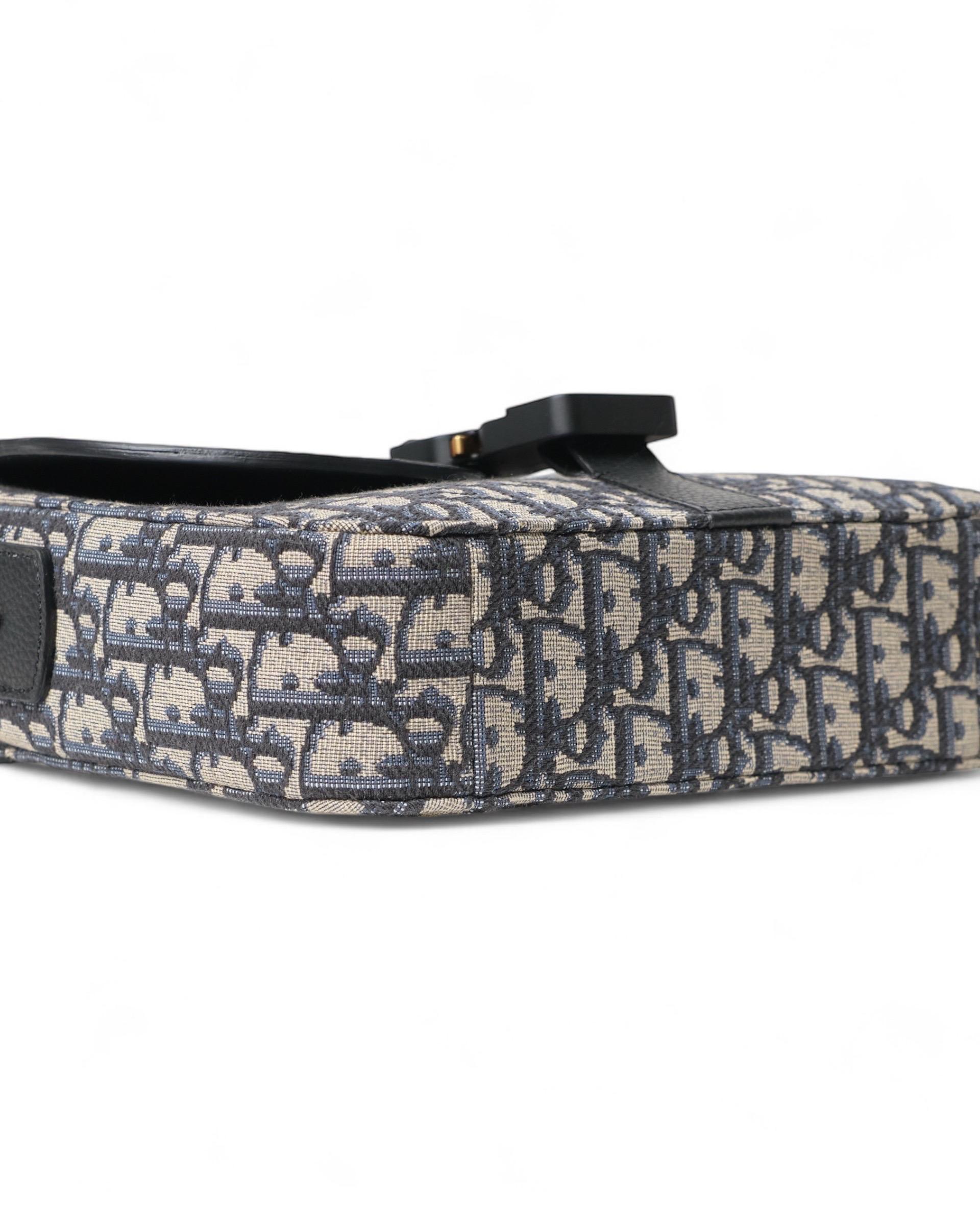 Dior Saddle Flap  in Tela  Jacquard Oblique 13