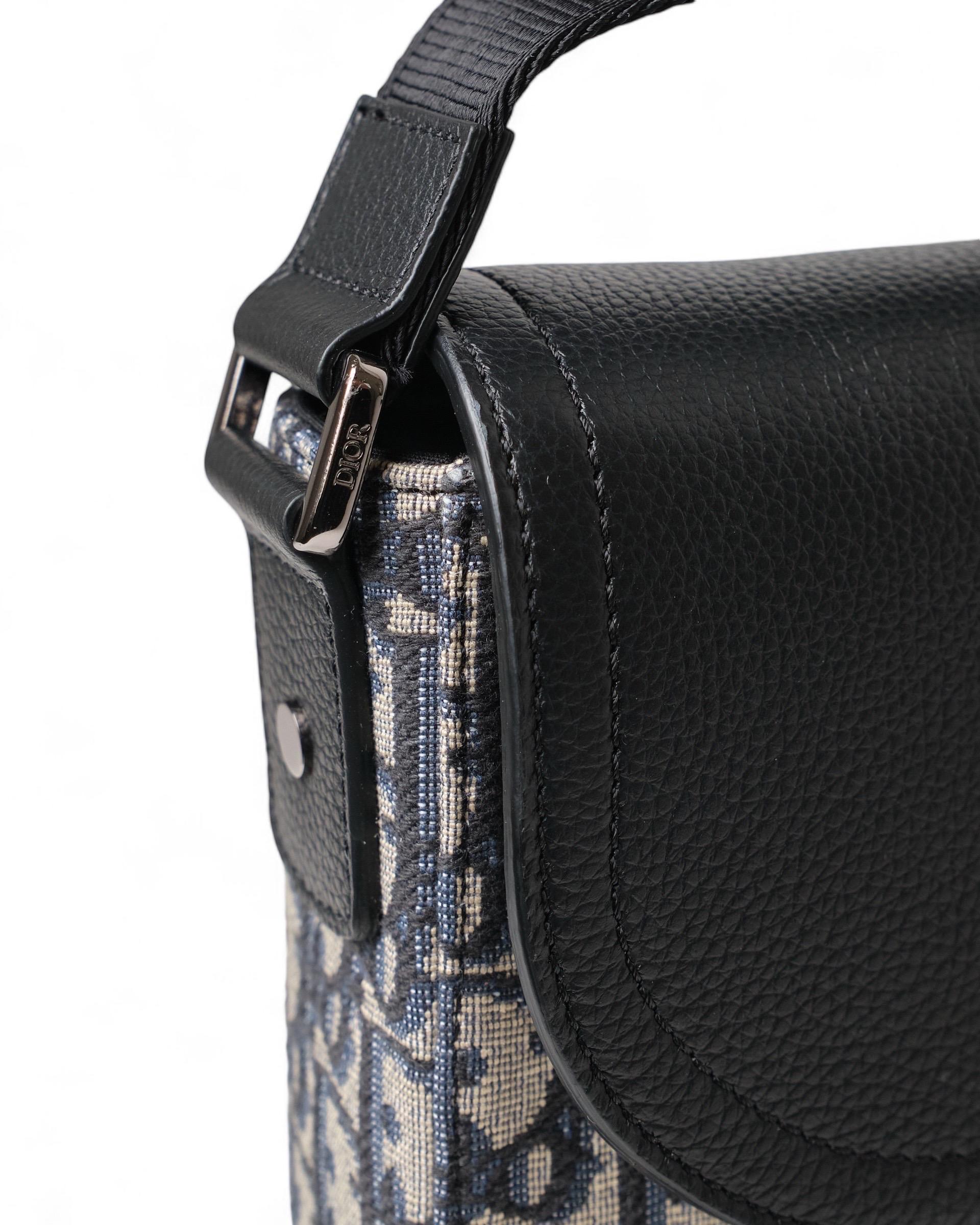 Dior Saddle Flap  in Tela  Jacquard Oblique 1