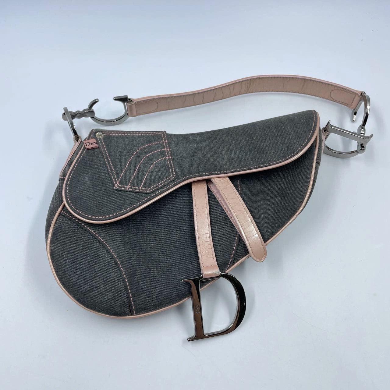 Bolso bandolera Dior Saddle Denim gris con bolsillo y adornos de piel rosa en venta 2