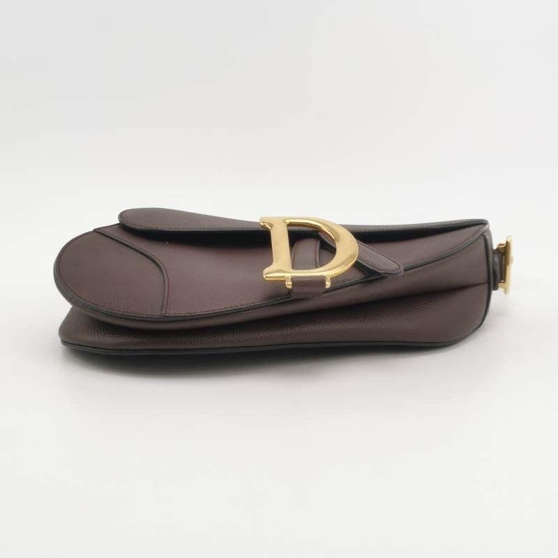 Dior Saddle Medium 2018 Burgundy Brown Grained Leather Handbag In Excellent Condition In AUBERVILLIERS, FR