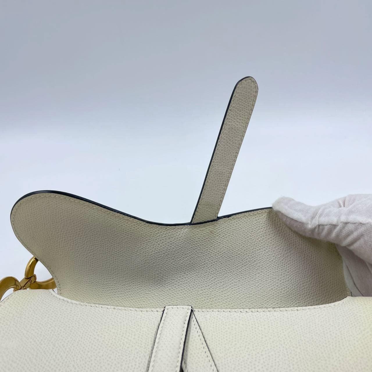 Dior Saddle Medium 2019 White Grained Leather Handbag 6