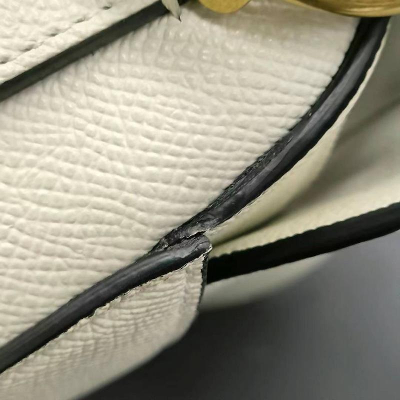 Dior Saddle Medium 2022 White Grained Leather Handbag with Leather Strap For Sale 6