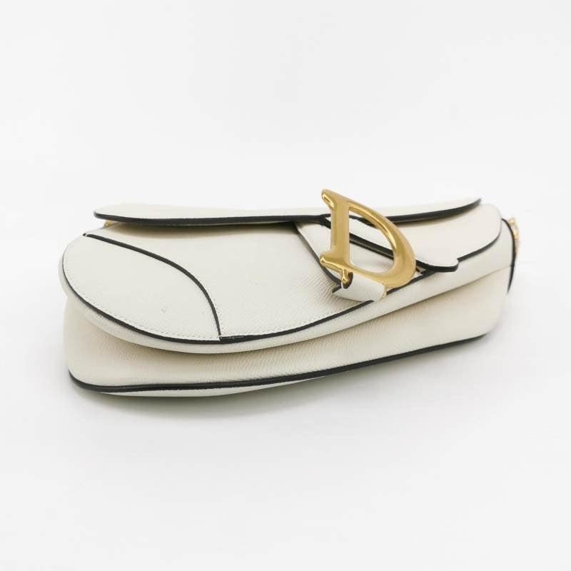 Dior Saddle Medium 2022 White Grained Leather Handbag with Leather Strap For Sale 3