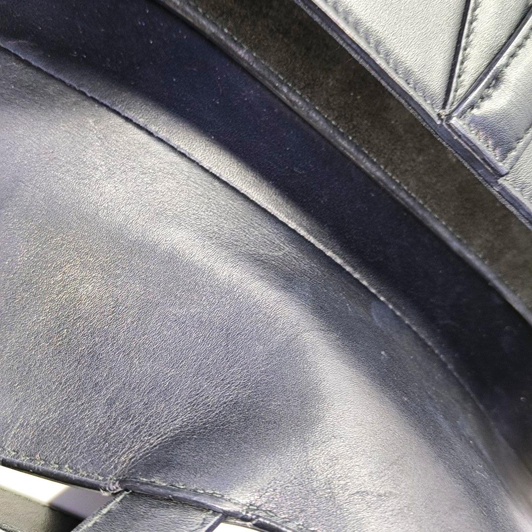 Dior Saddle Medium Cuir lisse noir avec sangle cloutée en vente 5