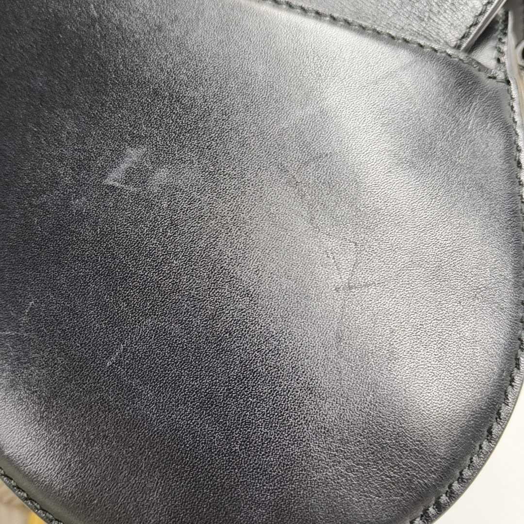 Dior Saddle Medium Black Smooth Leather with Studded Strap For Sale 3
