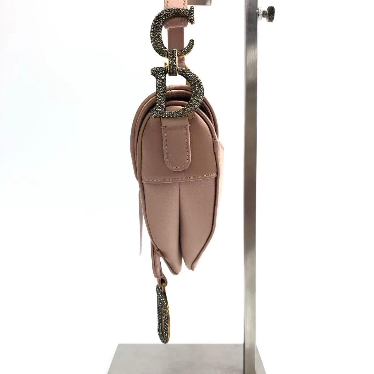 Dior Saddle Mini 2019 Silk Pink with Crystal Buckle Handbag In Excellent Condition For Sale In AUBERVILLIERS, FR