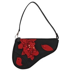 Dior Saddle Mini Classic Nero Nylon Rosso Pochette con ricamo floreale