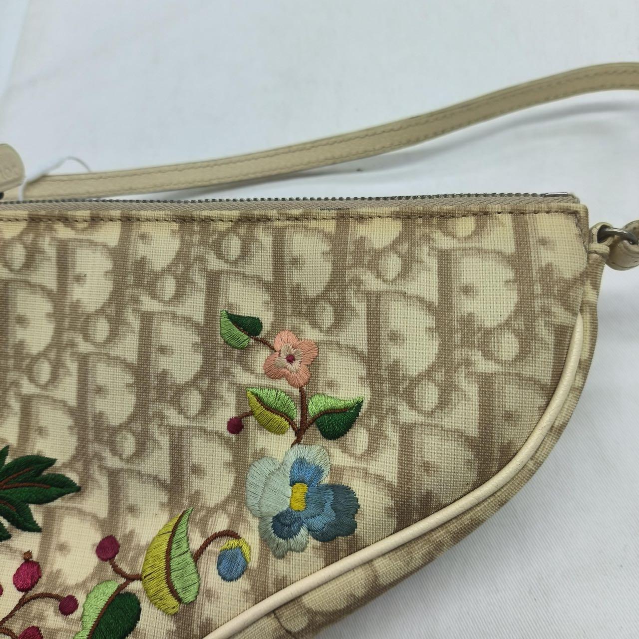 Dior Saddle Mini Classic Cream White Broderie fleurie oblique en vente 5