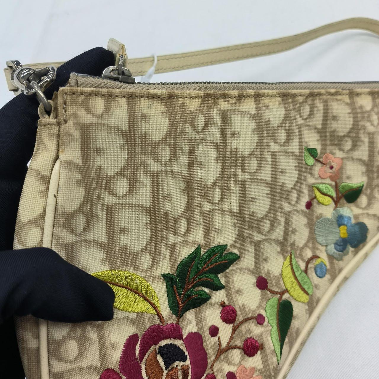 Dior Saddle Mini Classic Cream White Broderie fleurie oblique en vente 9