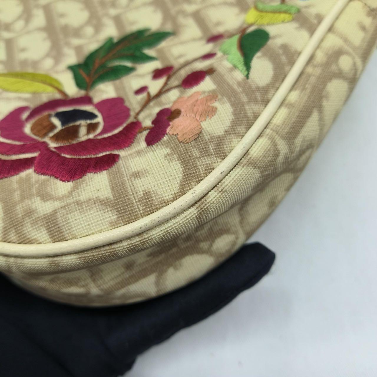 Dior Saddle Mini Classic Cream White Broderie fleurie oblique en vente 4