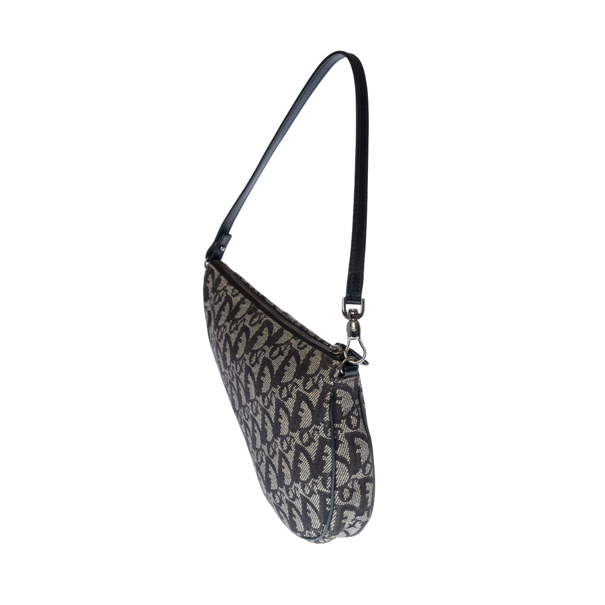 Dior Saddle shoulder bag in black monogram oblique canvas, PHW In Excellent Condition For Sale In Paris, IDF