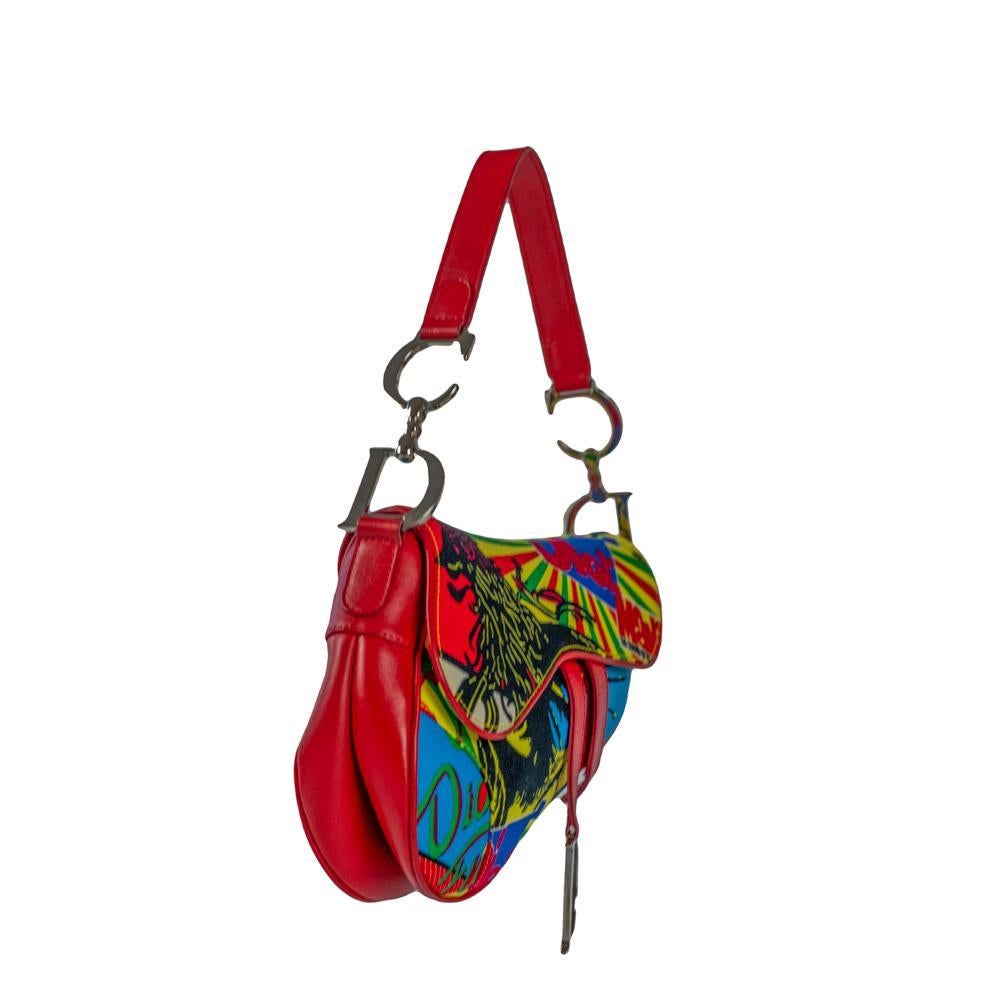 - Designer: DIOR
- Model: Sella
- Condizioni: Ottime condizioni. Pochi graffi, Graffi sull'hardware
- Accessori: Borsa per la polvere
- Misure: Larghezza: 24cm, Altezza: 19cm, Profondità: 6,5cm, Cinturino: 49cm
- Materiale esterno: Cotone
- Colore