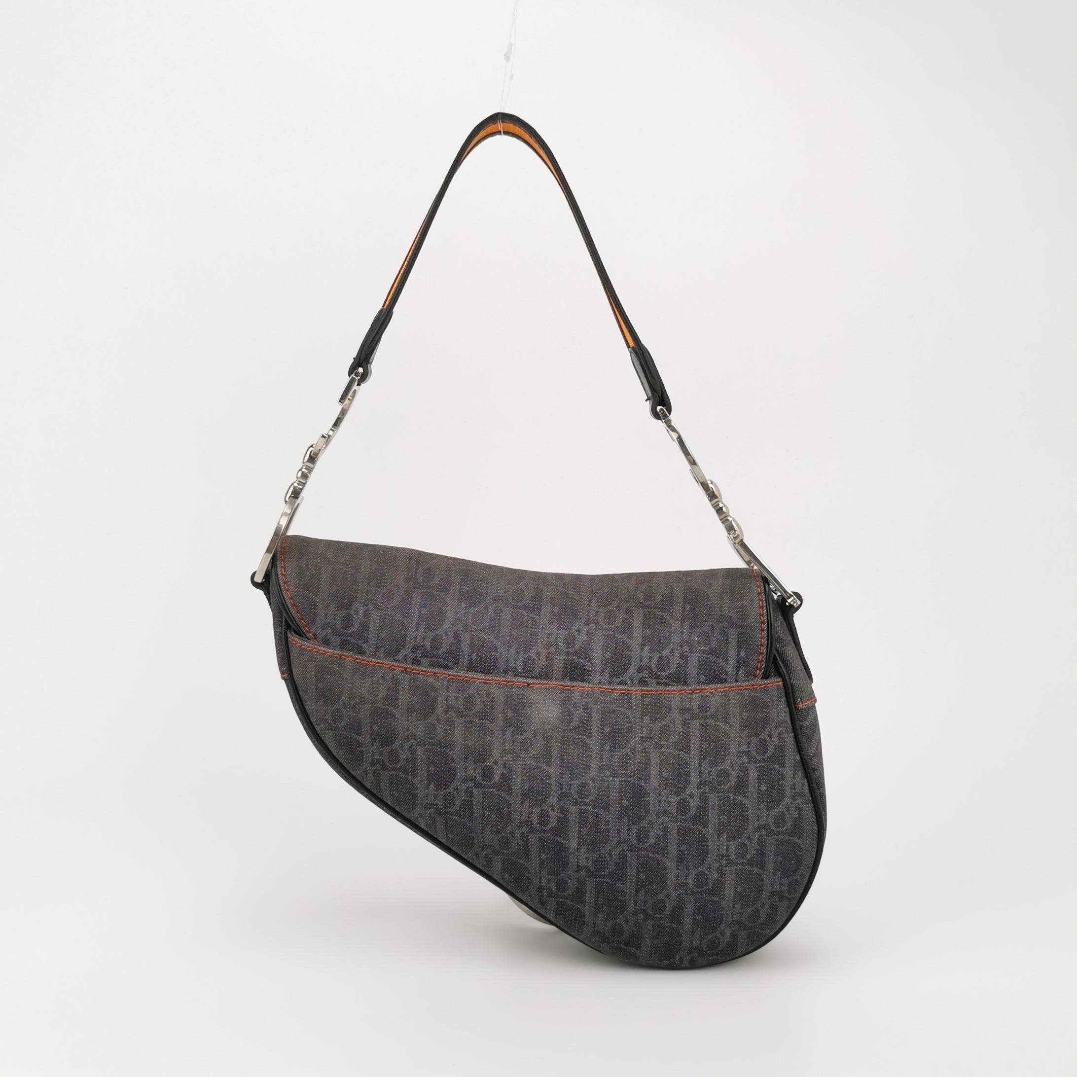 De las mujeres Sillín Dior Vintage Negro Oblicuo con Ribete Naranja en venta