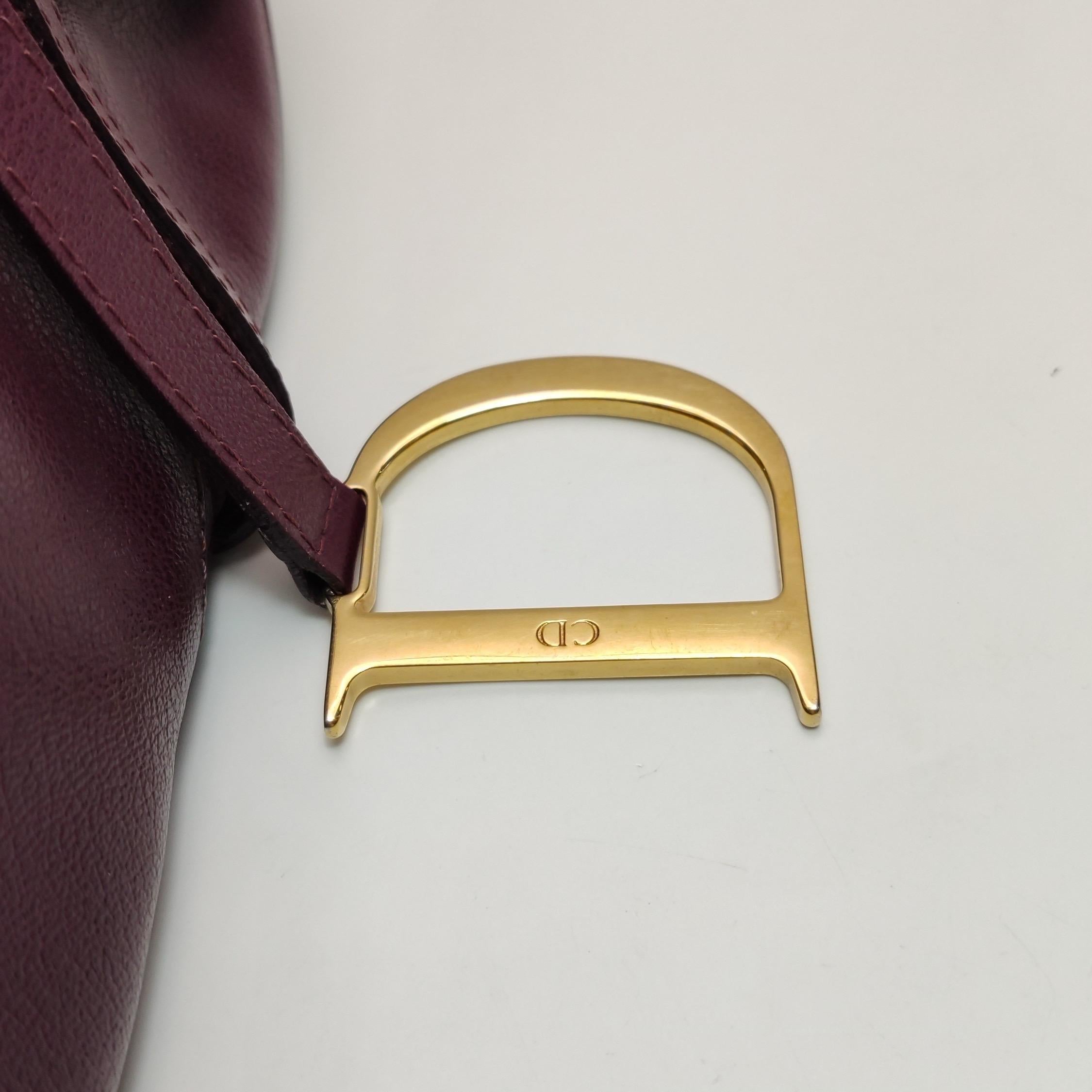 Dior Sattel Vintage Burgund Lila Wein Kalbsleder Gold Hardware Schulter im Angebot 5