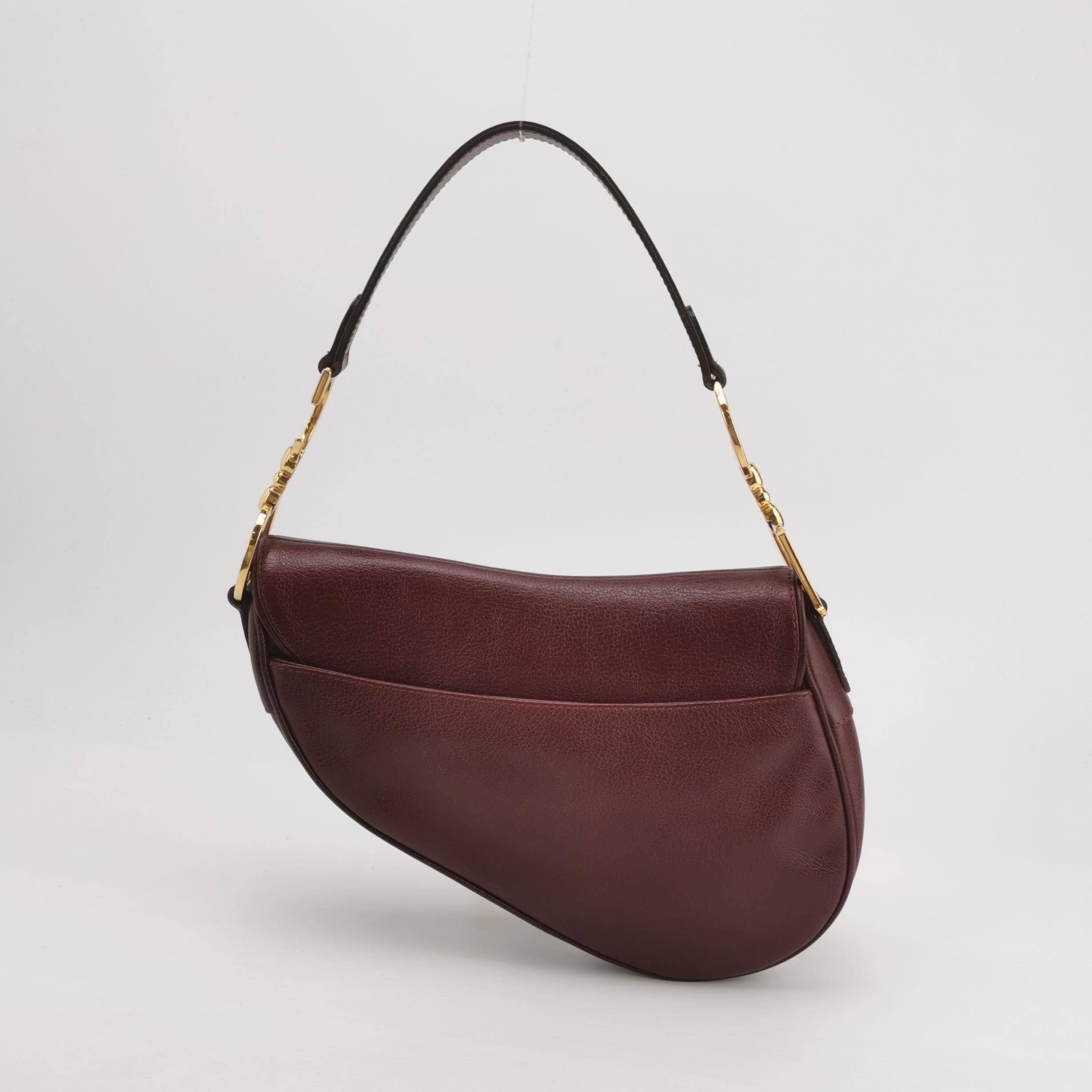 Dior Sattel Vintage Burgund Lila Wein Kalbsleder Gold Hardware Schulter (Schwarz) im Angebot