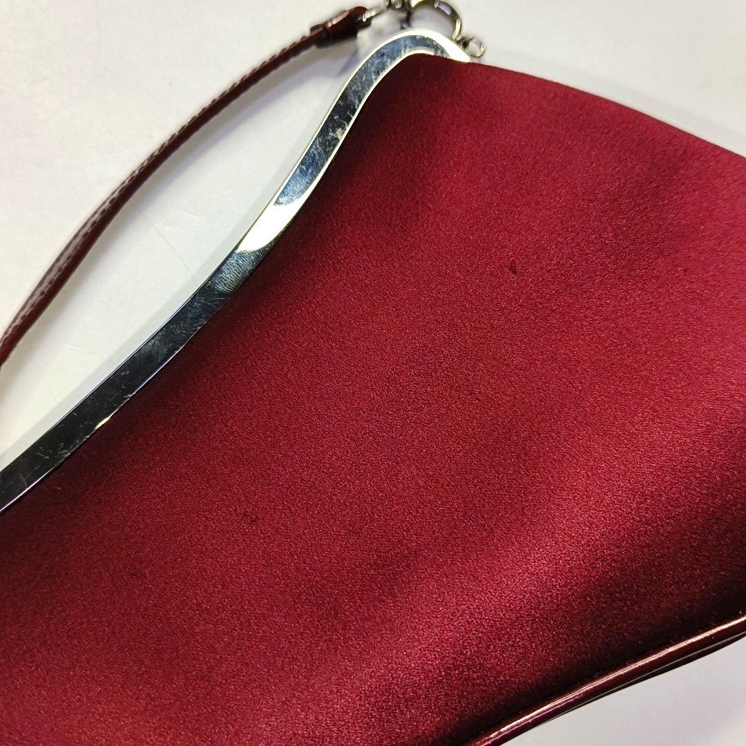Dior Saddle Vintage Classic Clutch Vintage Mini Satén de Seda Rojo en venta 3