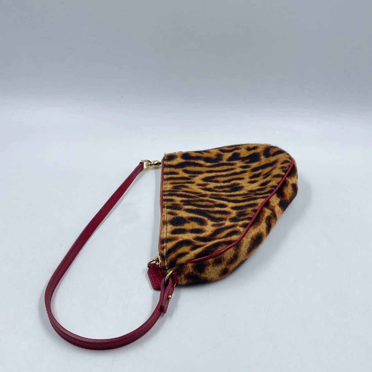 Dior Saddle Vintage Classic Leopard Print Ponyhair Calfskin leather red strap In Good Condition In AUBERVILLIERS, FR