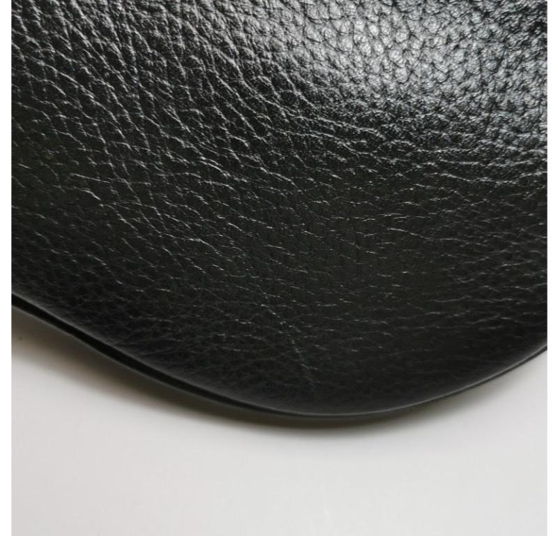 Sillín Dior Piel Vintage Negro con Herrajes Dorados Anticuados 13