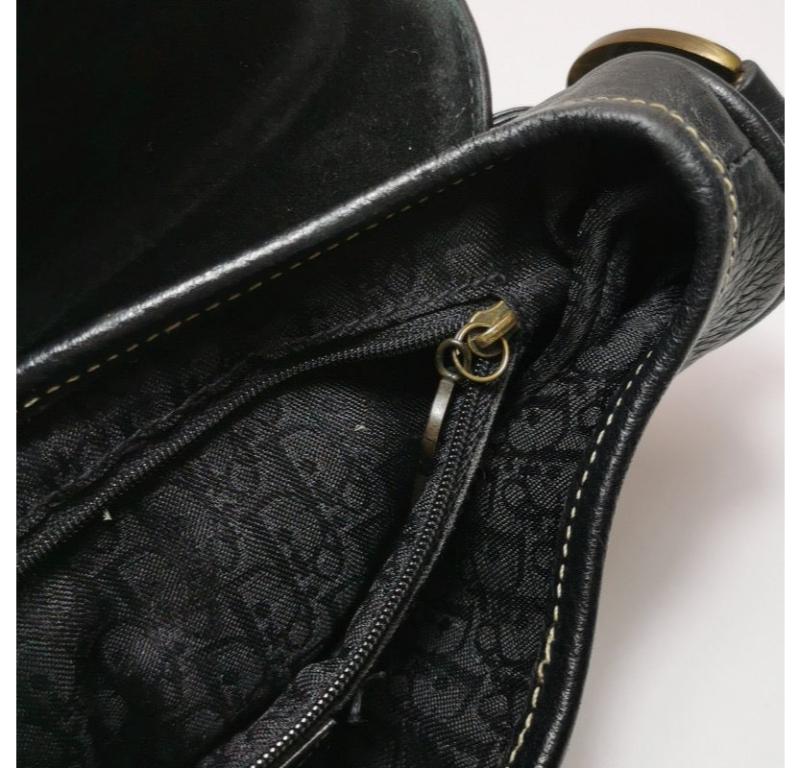 Sillín Dior Piel Vintage Negro con Herrajes Dorados Anticuados 2