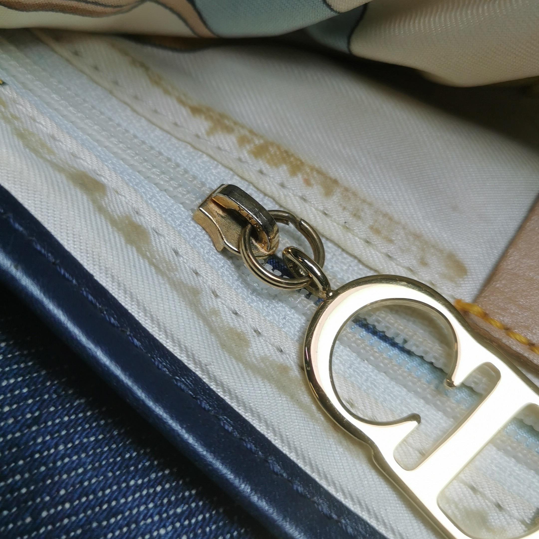 Dior Sattel Vintage Marineblaues Denim mit Seidenfutter und Lederbesatz aus Seide im Angebot 9