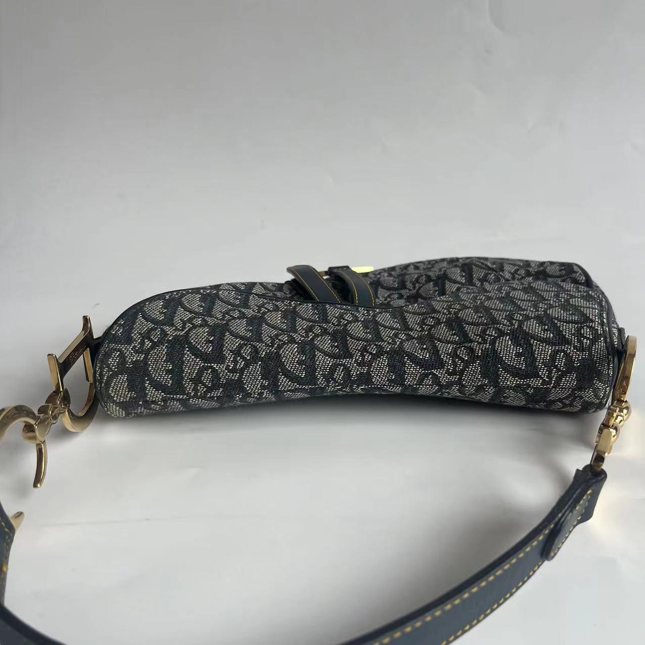 Dior Sattel Vintage Navy Oblique mit mehrfarbigem Seidenfutter Damen im Angebot