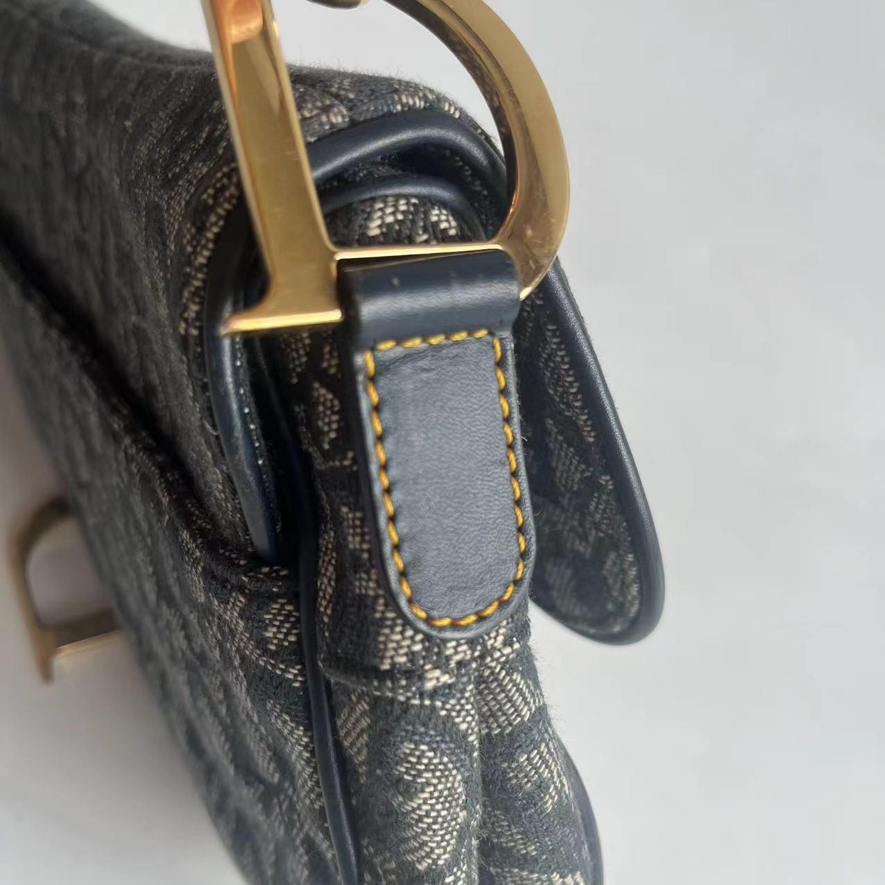 Dior Sattel Vintage Navy Oblique mit mehrfarbigem Seidenfutter im Angebot 4