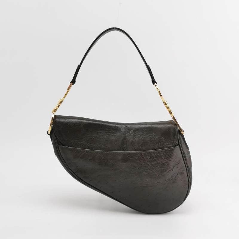 Dior Saddle Vintage Ostrich Leather Dark Brown Shoulder Bag In Excellent Condition For Sale In AUBERVILLIERS, FR