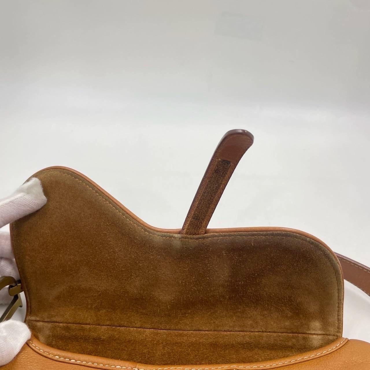 Dior Saddle Vintage Tan Brown Calfskin Leather Gold Hardware Shoulder Bag For Sale 9