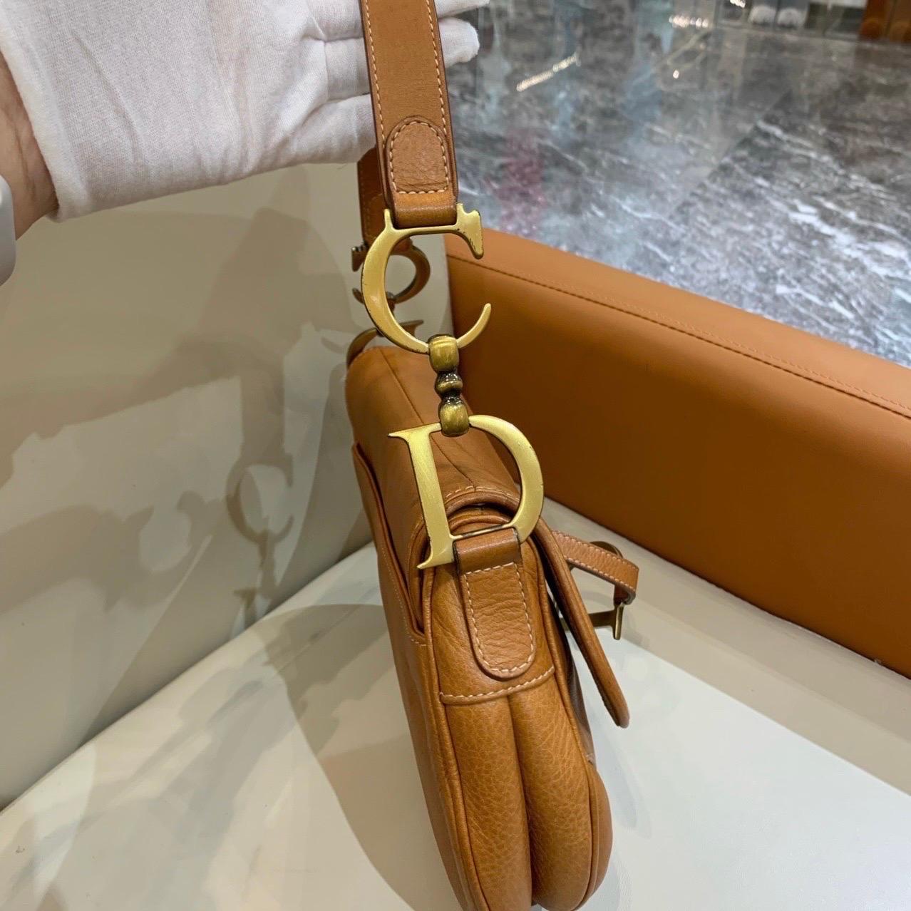 Dior Saddle Vintage Tan Brown Calfskin Leather Gold Hardware Shoulder Bag For Sale 15
