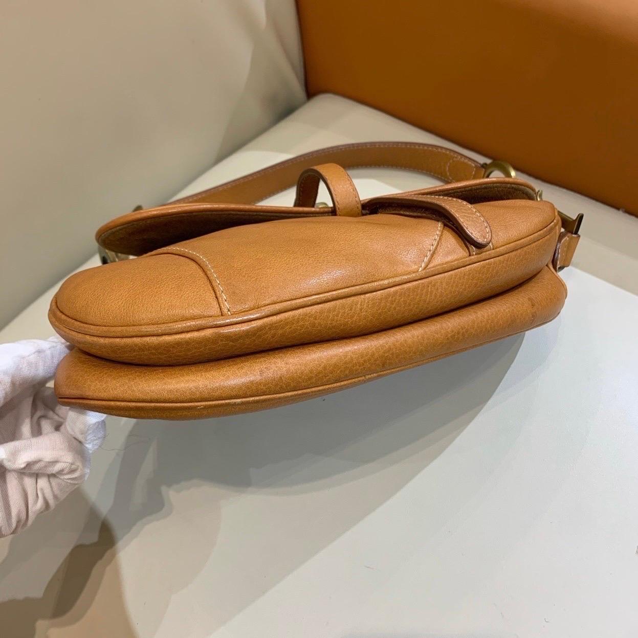 Dior Saddle Vintage Tan Brown Calfskin Leather Gold Hardware Shoulder Bag For Sale 16
