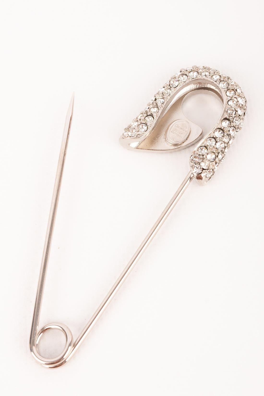Dior Broche de sécurité avec strasss Swarovski, années 1990 Excellent état - En vente à SAINT-OUEN-SUR-SEINE, FR