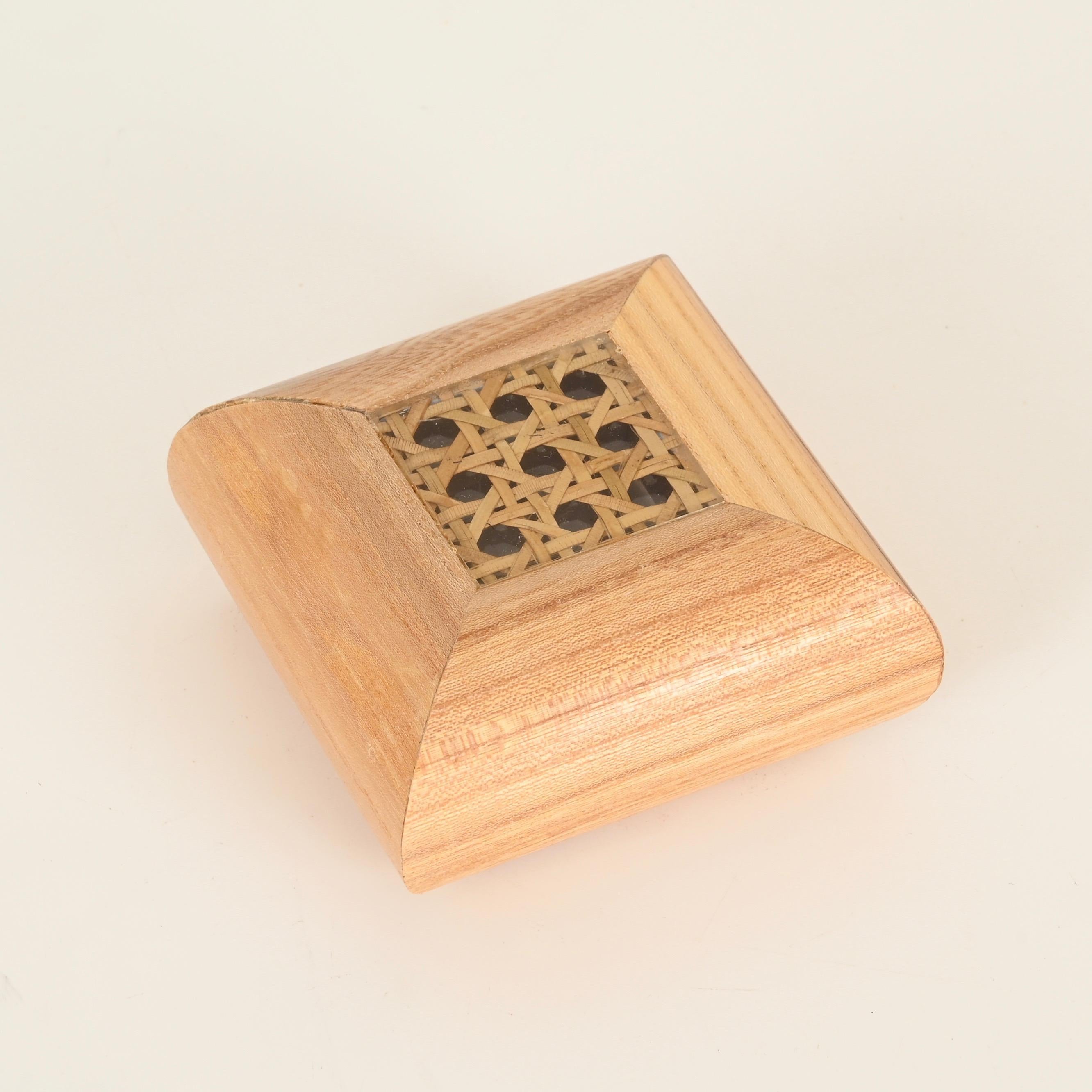 Dior Set of 3 Decorative Boxes in Brass, Lucite and Vienna Straw, Italy, 1970s For Sale 8