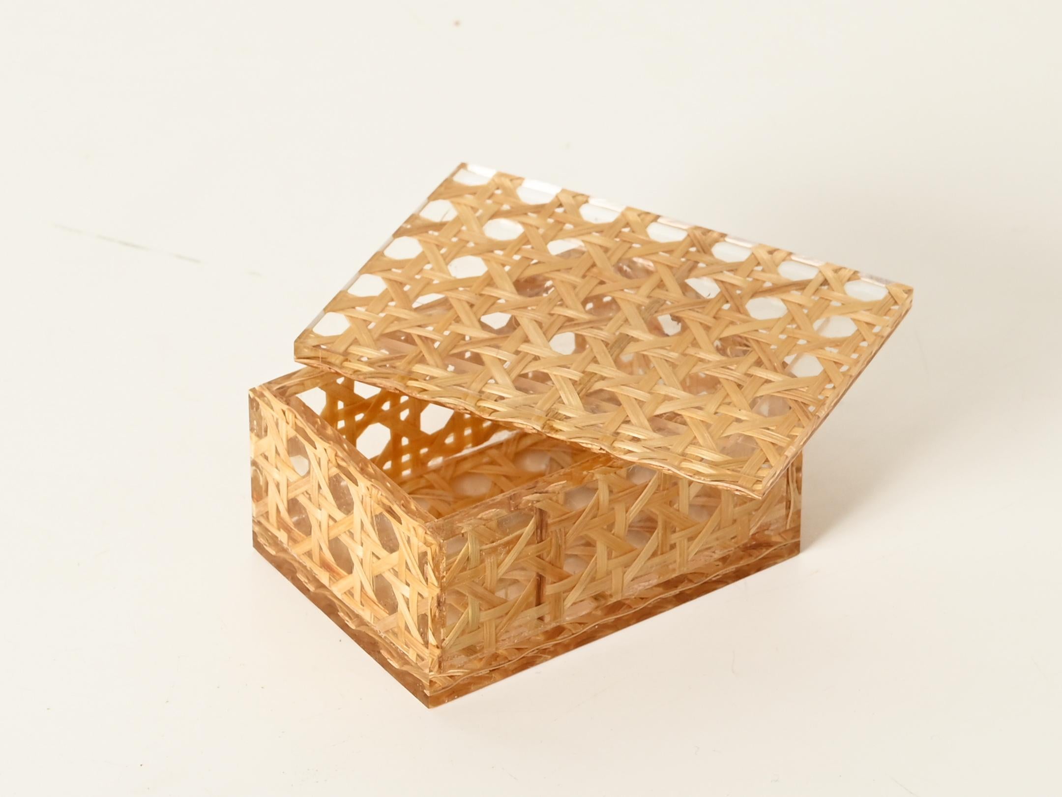 Dior Set of 3 Decorative Boxes in Brass, Lucite and Vienna Straw, Italy, 1970s For Sale 13