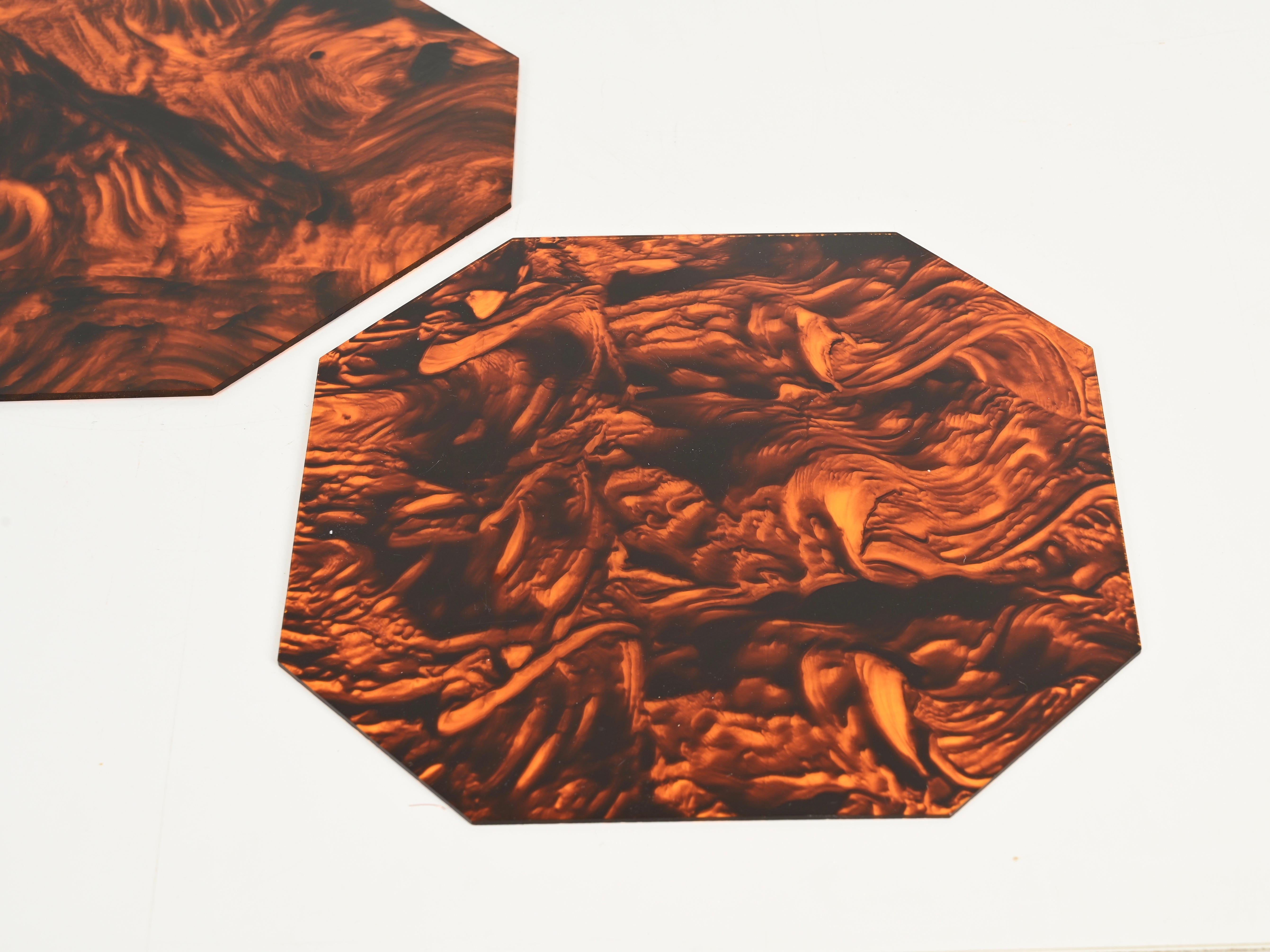 Dior Juego de Seis Platos Cargadores en Lucita Efecto Carey, Italia Años 70 Lucite en venta