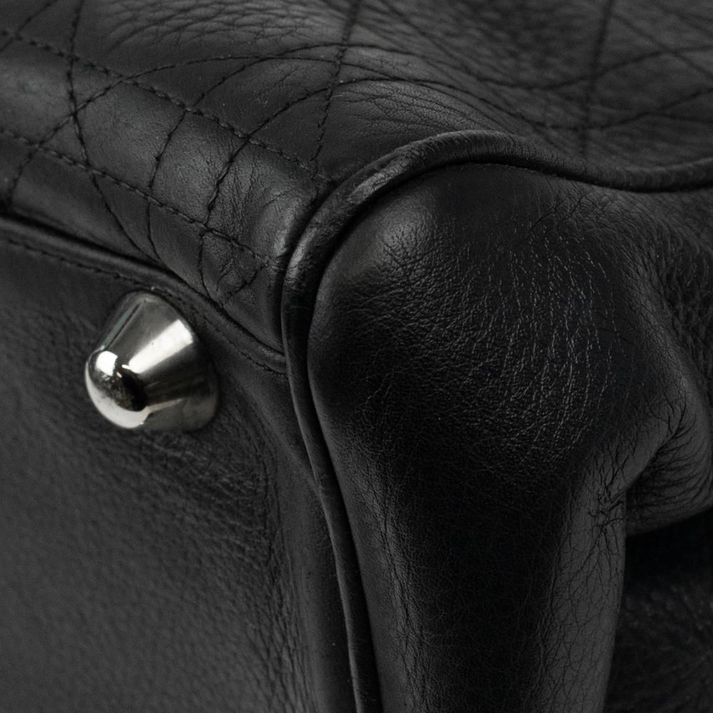 DIOR Umhängetasche aus schwarzem Leder im Angebot 8