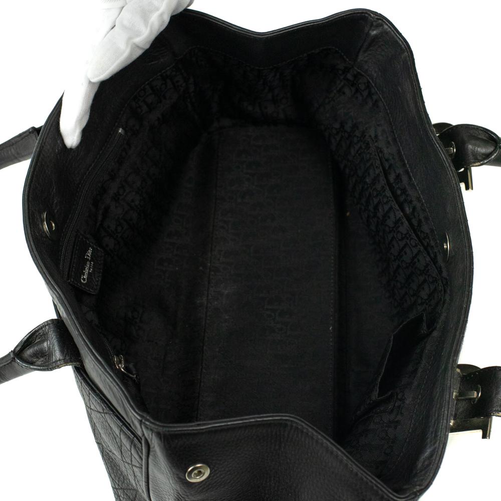 DIOR Umhängetasche aus schwarzem Leder Damen im Angebot