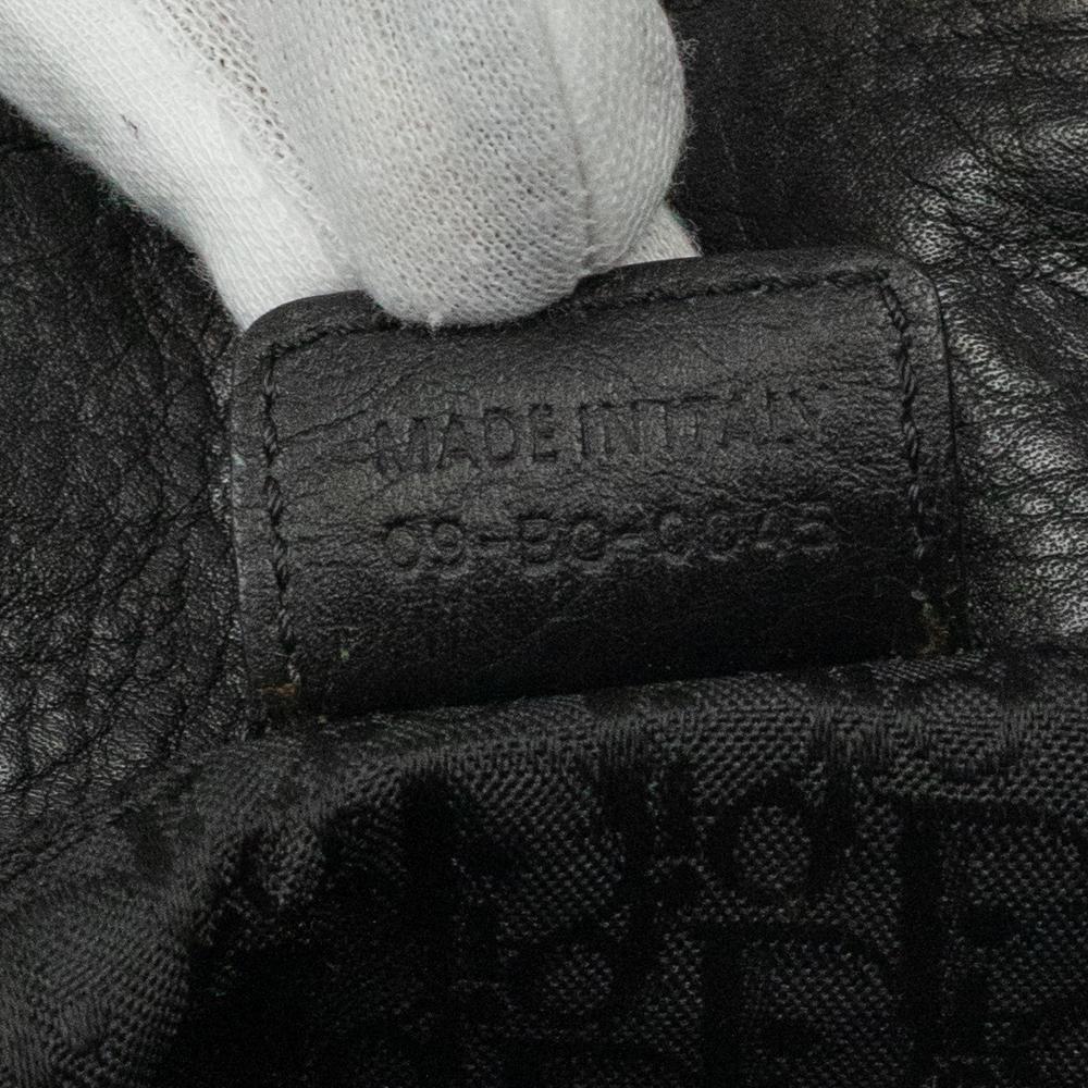 DIOR Umhängetasche aus schwarzem Leder im Angebot 2