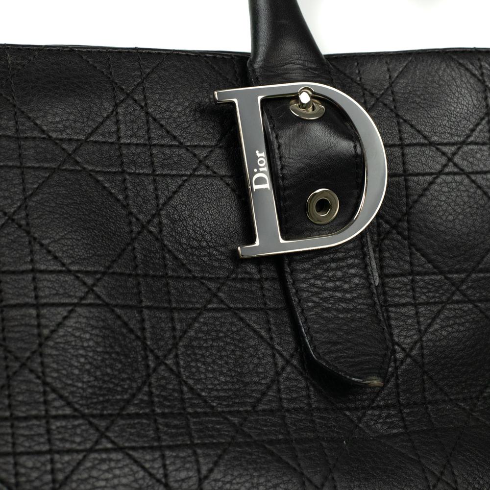 DIOR Umhängetasche aus schwarzem Leder im Angebot 3