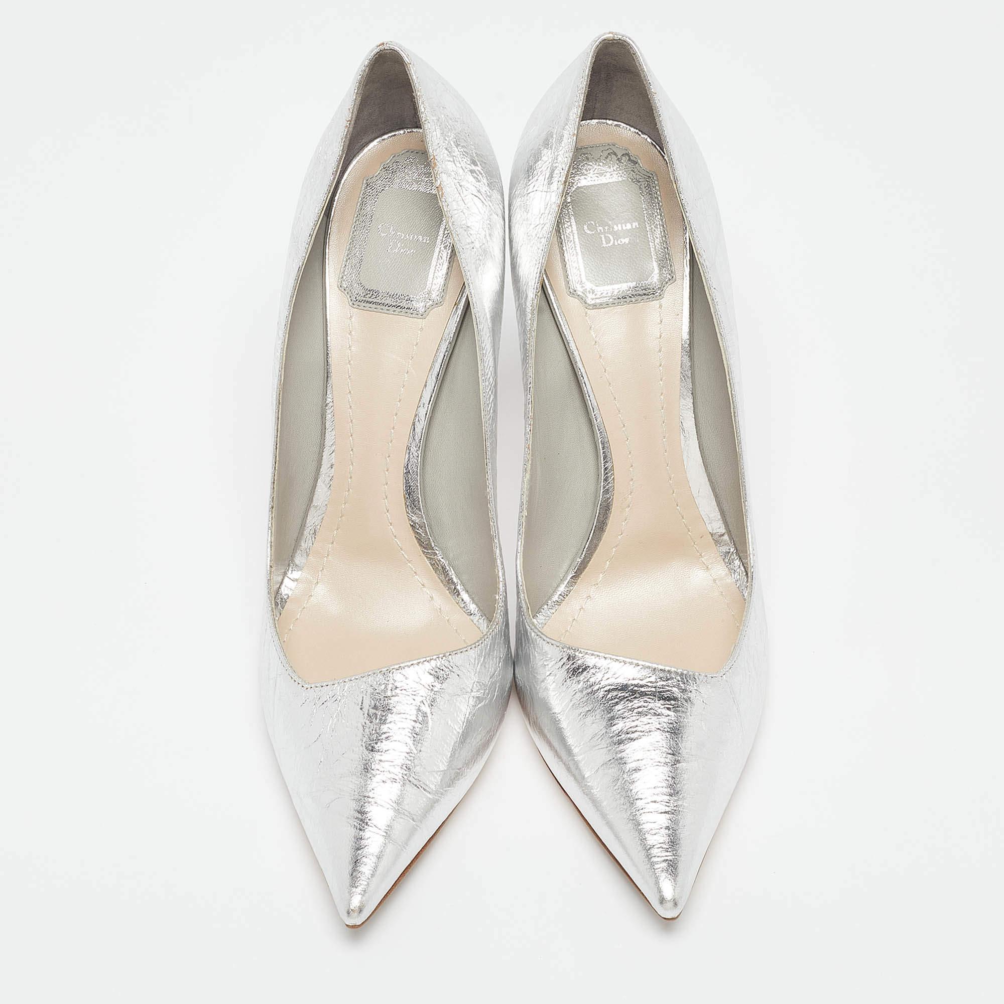 Dior Silver Crackled Leather Pointed Toe Pumps Size 39.5 In Good Condition In Dubai, Al Qouz 2