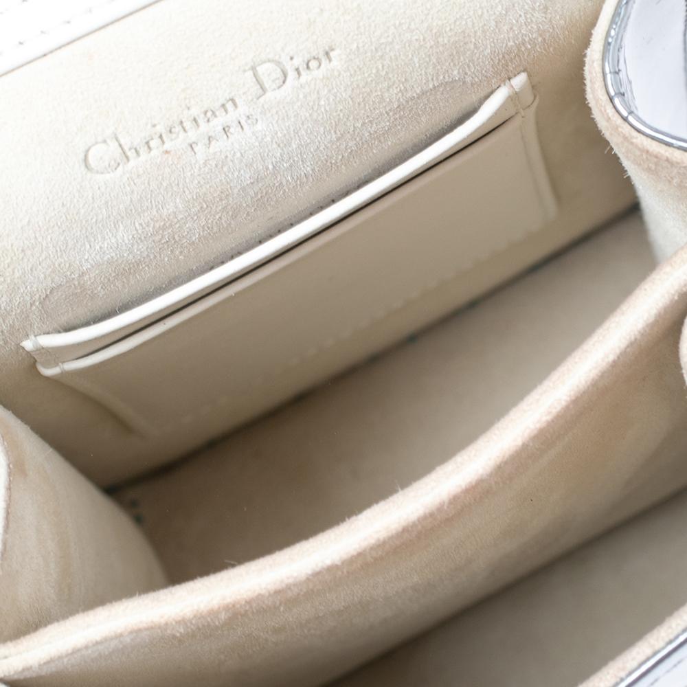 Dior Silber glänzendes Leder Diorama beschlagene vertikale Kette Clutch 2