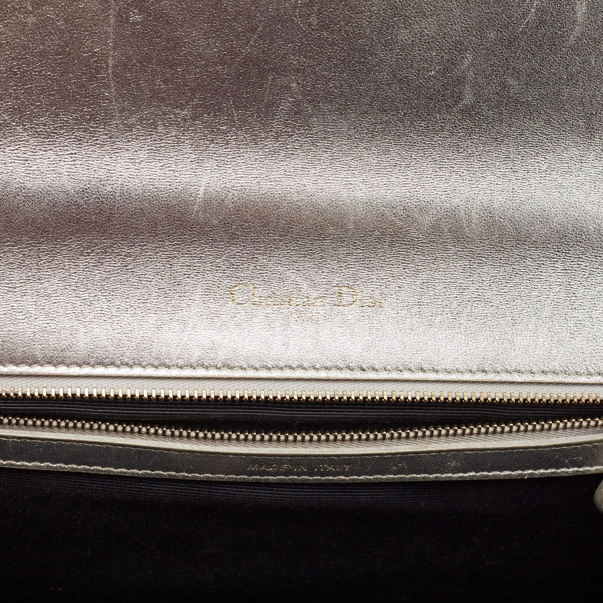 Dior Silver Leather Medium Diorama Flap Shoulder Bag For Sale 5