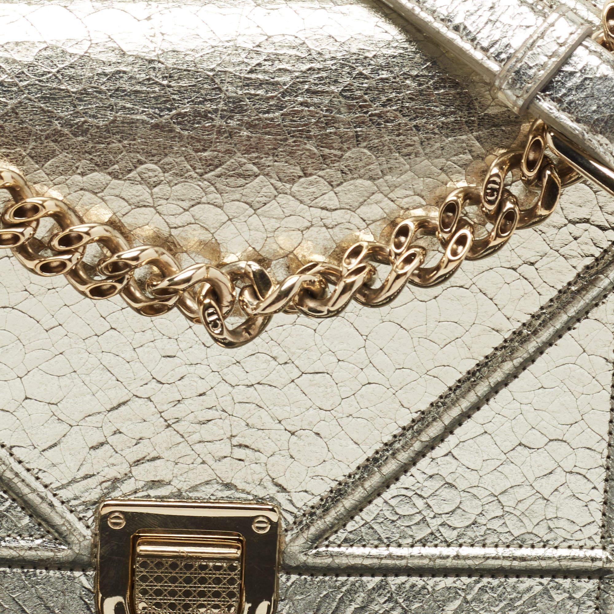 Dior Silver Leather Medium Diorama Flap Shoulder Bag In Good Condition For Sale In Dubai, Al Qouz 2