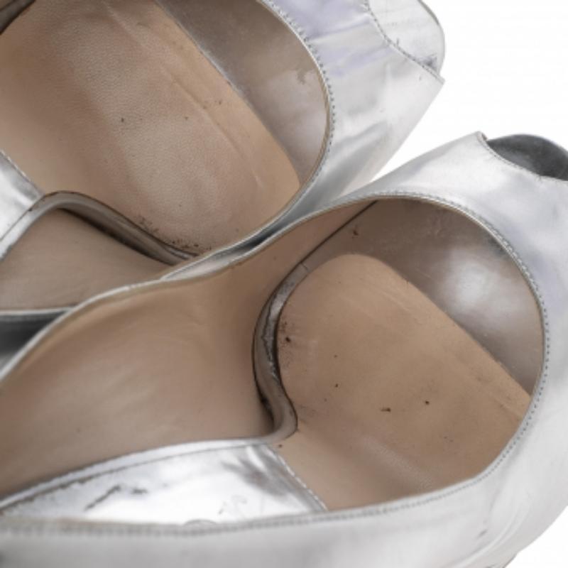 A. Silver in pelle Miss Dior Peep Toe Pumps Taglia 40.5 In condizioni discrete in vendita a Dubai, Al Qouz 2