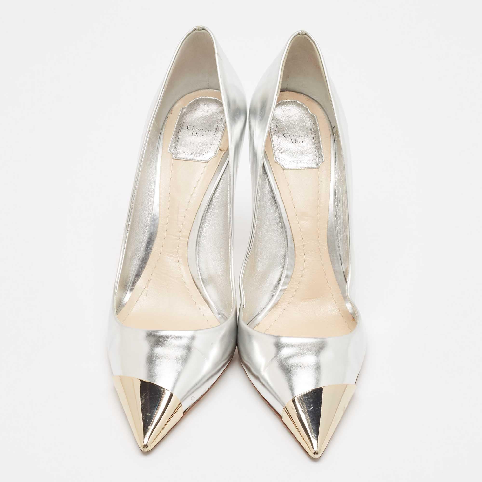 Dior Silver Leather Pointed Toe Pumps Size 42 In Good Condition In Dubai, Al Qouz 2